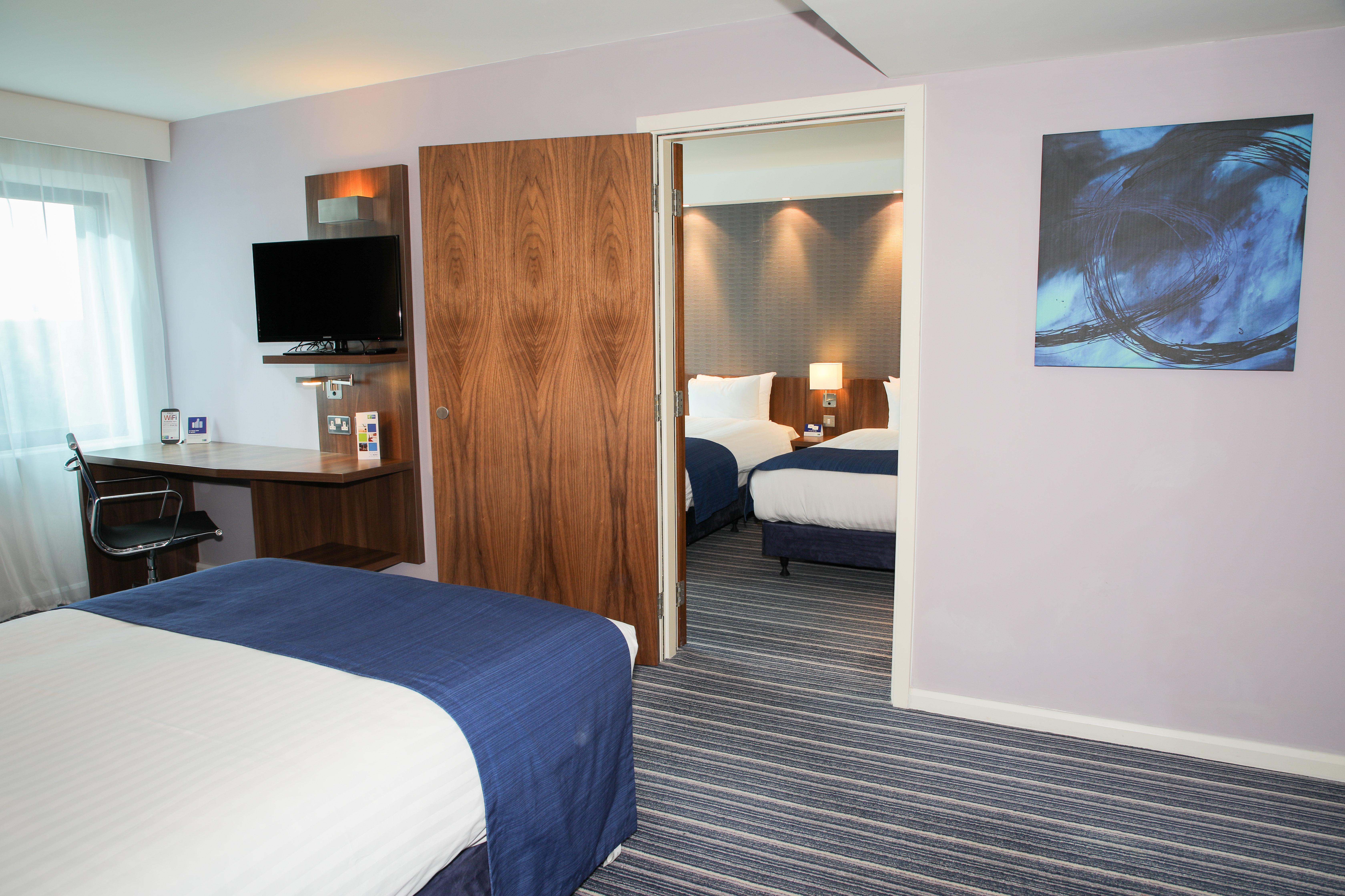 סלאו Holiday Inn Express London Heathrow T5, An Ihg Hotel מראה חיצוני תמונה